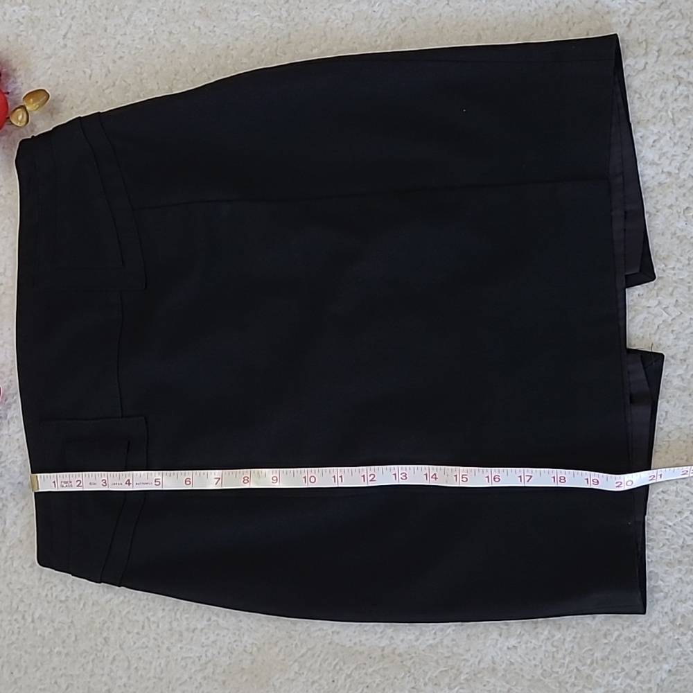 Black Skirt Sexy Detail Trim At Waistline Back Buckle Express Design Studio Sz 6 - Picture 11 of 16